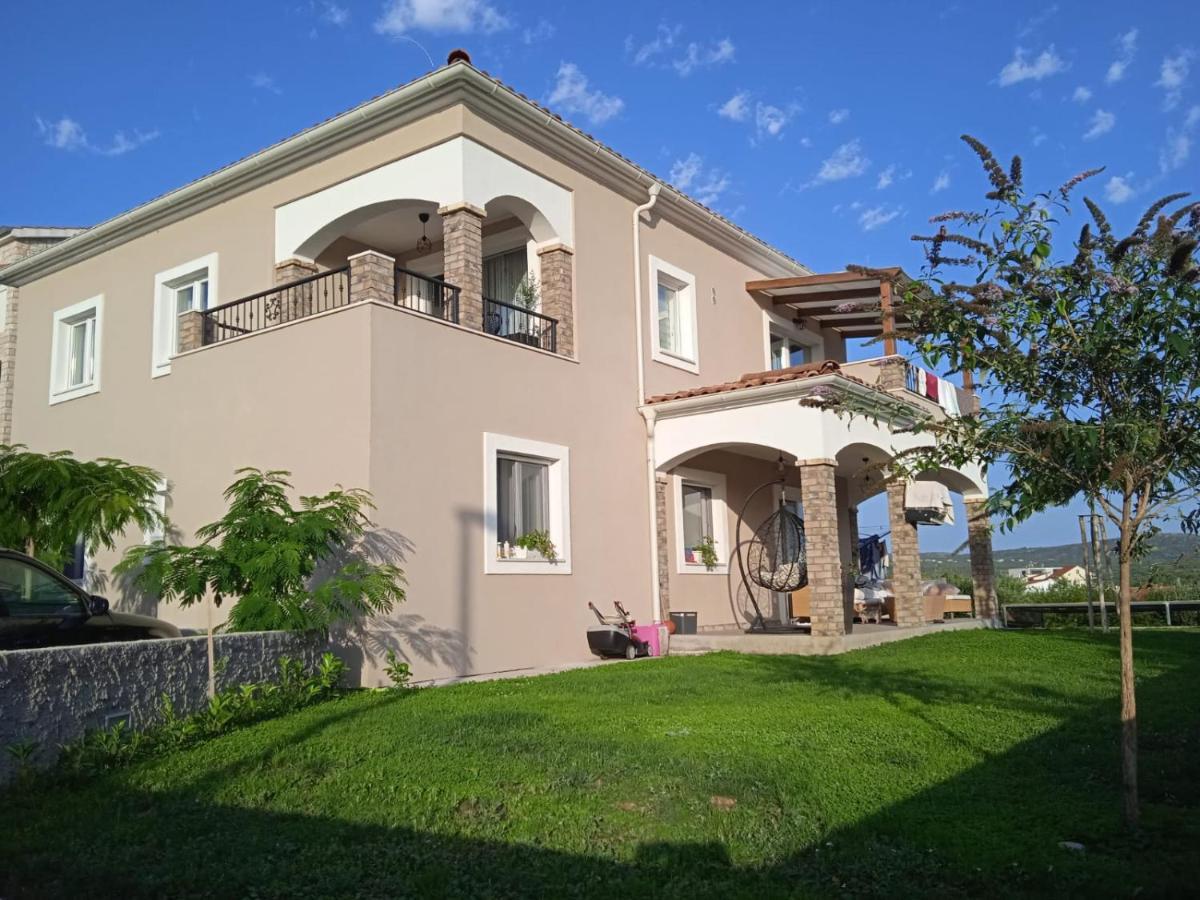 Ema Appartement Primošten Buitenkant foto