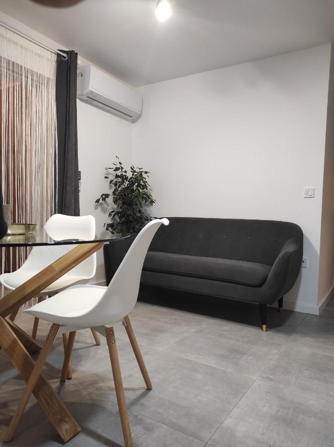 Ema Appartement Primošten Buitenkant foto