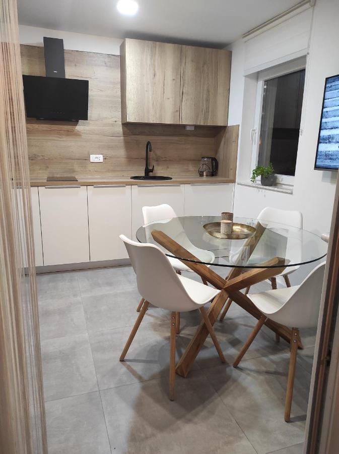 Ema Appartement Primošten Buitenkant foto
