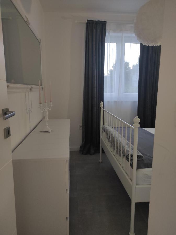 Ema Appartement Primošten Buitenkant foto